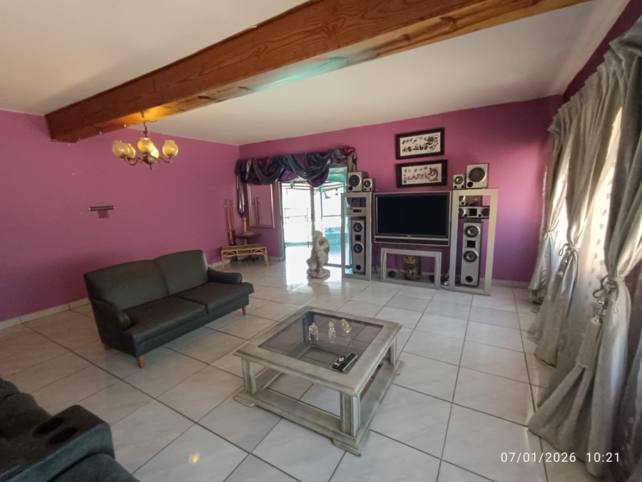 5 Bedroom Property for Sale in Wilkeville North West